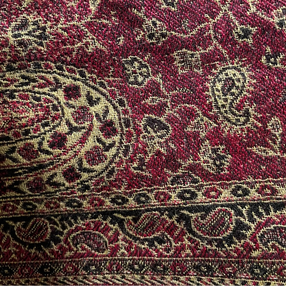 Luxurious, reversible, burgundy handmade Pakistani shawl